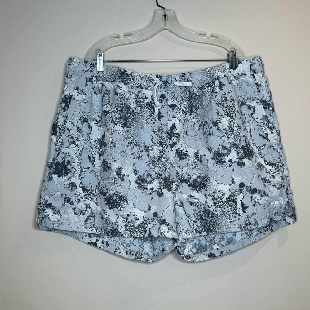 🔥The North Face Gray Patterned Shorts🔥